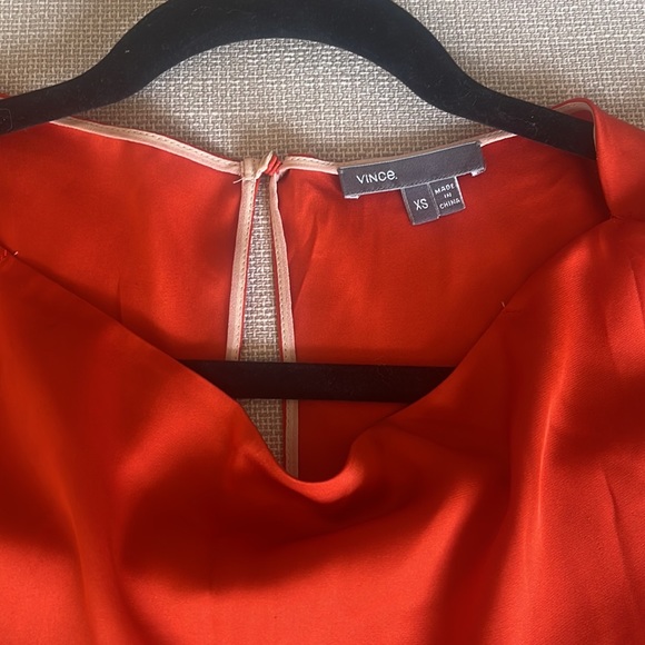 Vence XS - S. bright red blouse. light, folded for daily use and for holidays - Picture 3 of 5